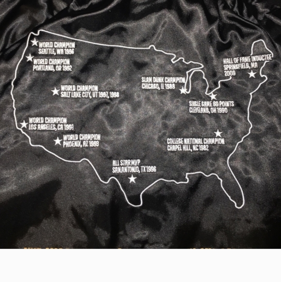 Nike Air Jordan "Career High" Bomber Jacket - Picture 6 of 7